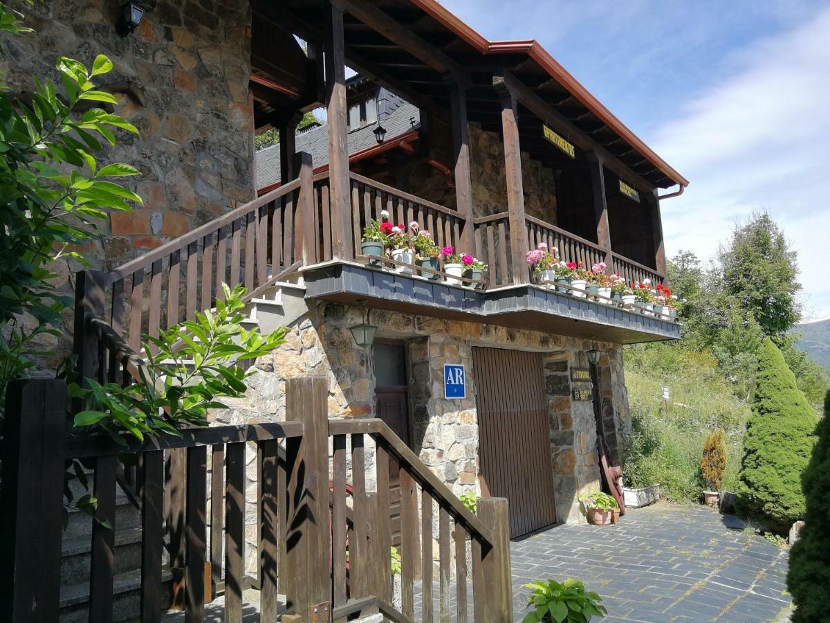 Alojamientos Rurales El Fontano Galende Esterno foto
