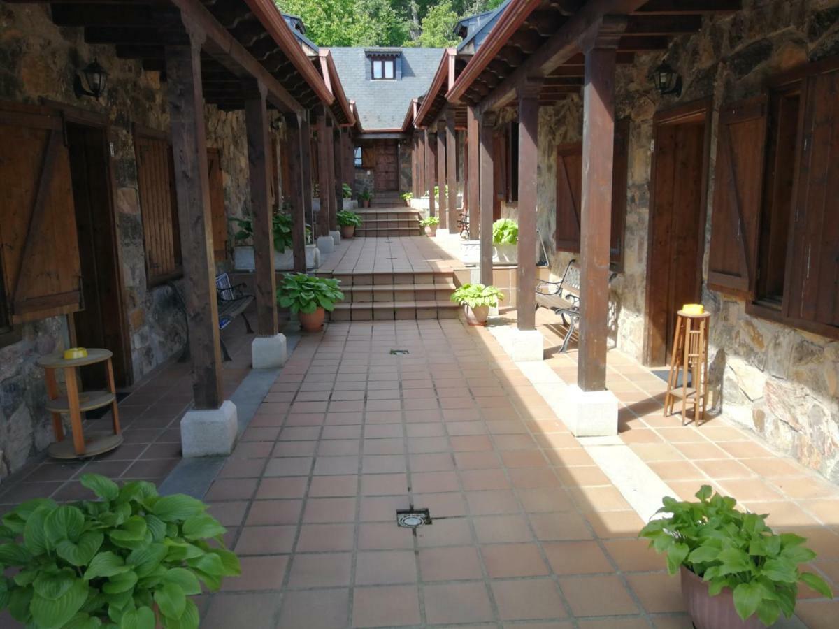 Alojamientos Rurales El Fontano Galende Esterno foto